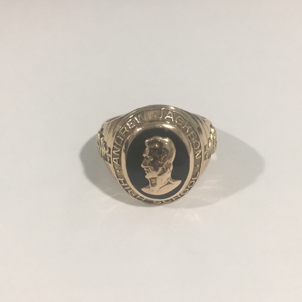 10k yellow gold andrew jackson high school ring gem
